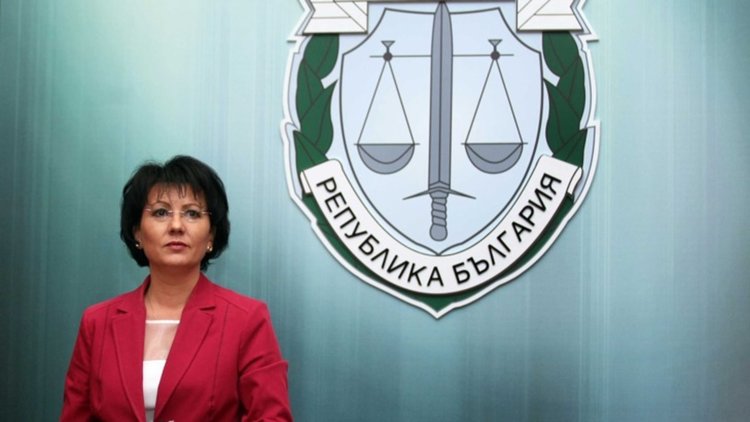 Спецпрокуратурата погва мигранта, запалил българското знаме в Харманли
