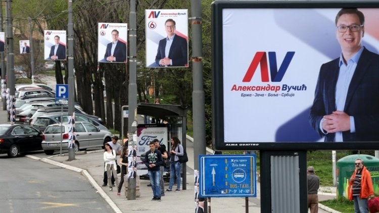 Поредна вечер на протести в Белград срещу победата на Александър Вучич