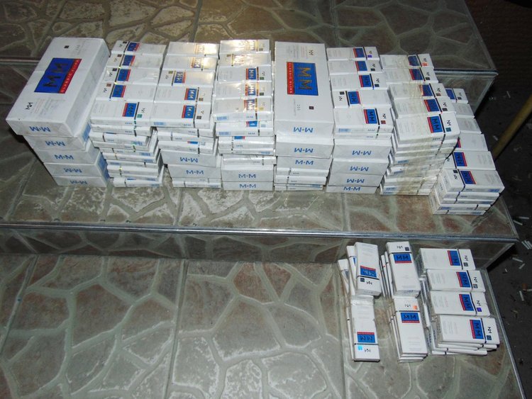 Конфискуваха 72 739 цигари от тайници в кола и селски магазини