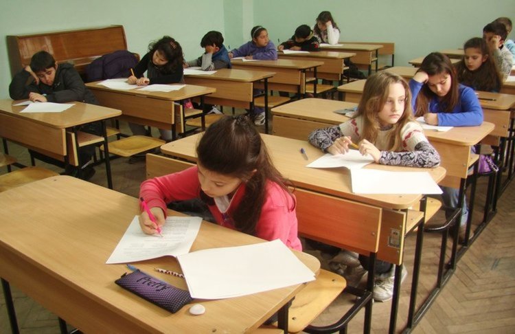 Математици мерят сили в Коледно състезание в Димитровград
