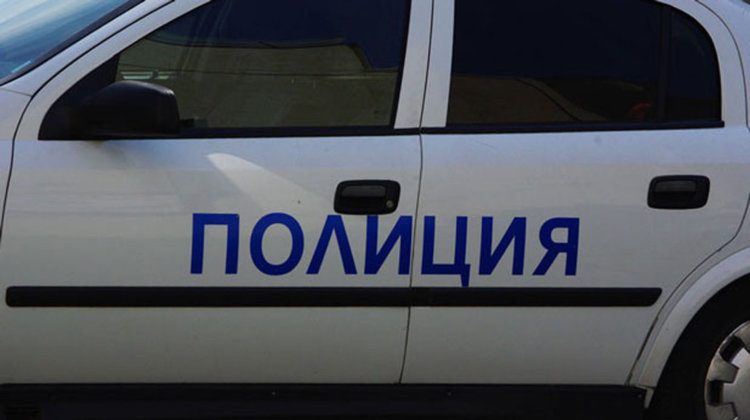 Откраднаха акумулатора на товарен "Мерцедес" в Смолян