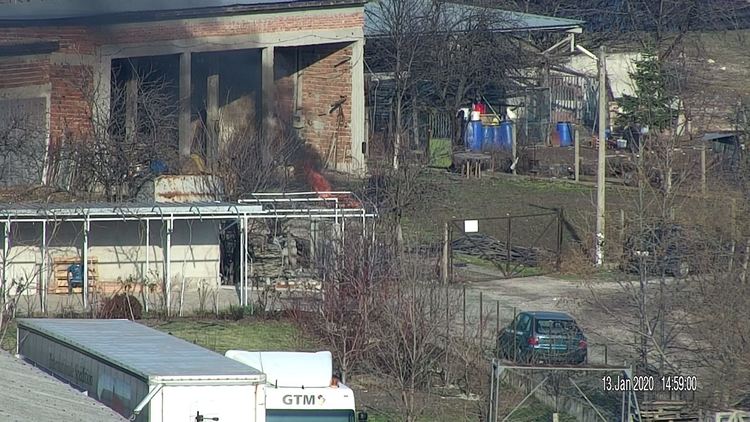 Глоба за харманлиец, горил кабели в Хасково