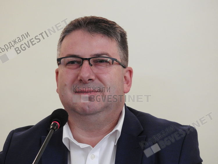 Местният парламент в Кърджали отложи гласуването на увеличени заплати на градоначалника и кметовете на населени места