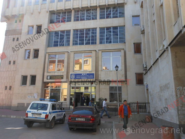 Тийнейджъри разбиха павилион в Нареченски бани, за да задигнат цигари и алкохол