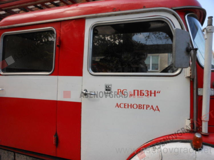 Пожарът във фабриката в село Катуница е възникнал при разтоварване на варели с хипохлорид