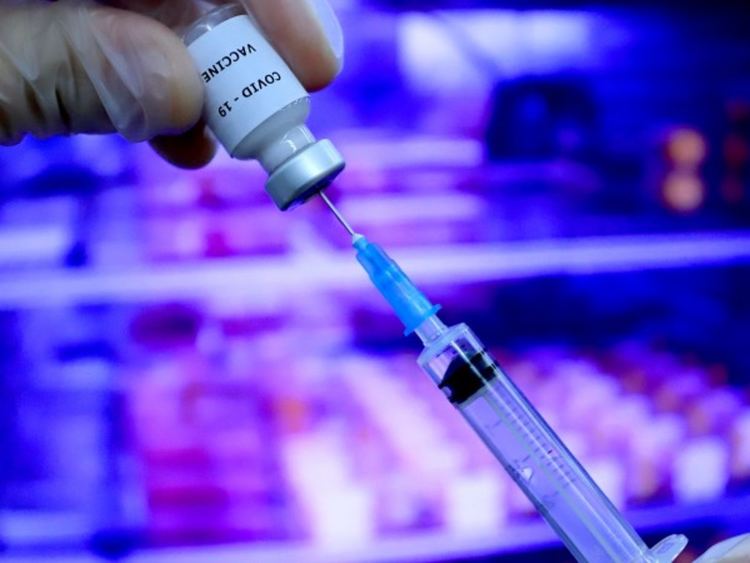 РЗИ имунизира 80 желаещи днес, определят „зелени коридори” в понеделник