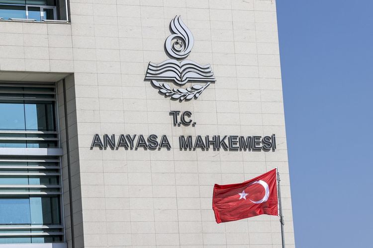 Турският Конституционен съд е върнал обвинителния акт за закриване на прокюрдската ДПН