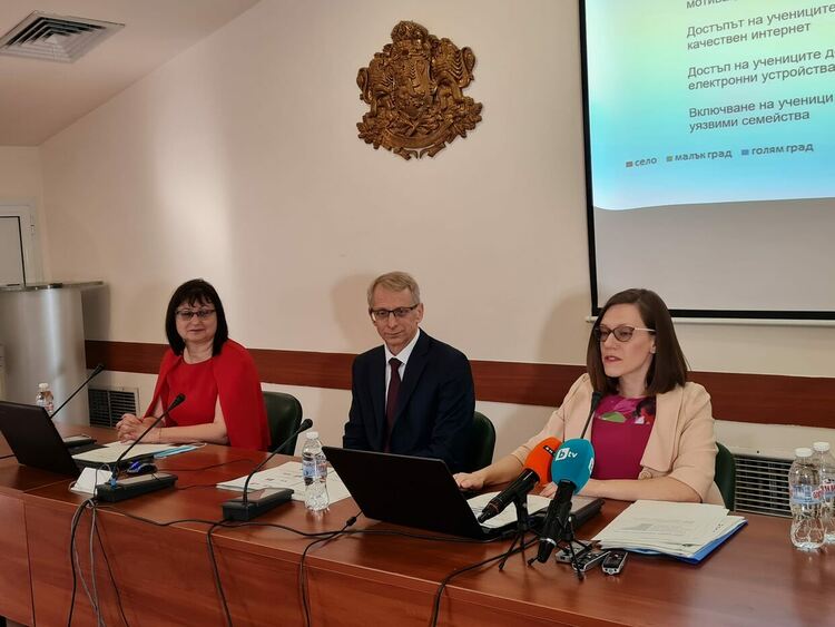 Дистанционното обучение влоши знанията на голяма част от децата 