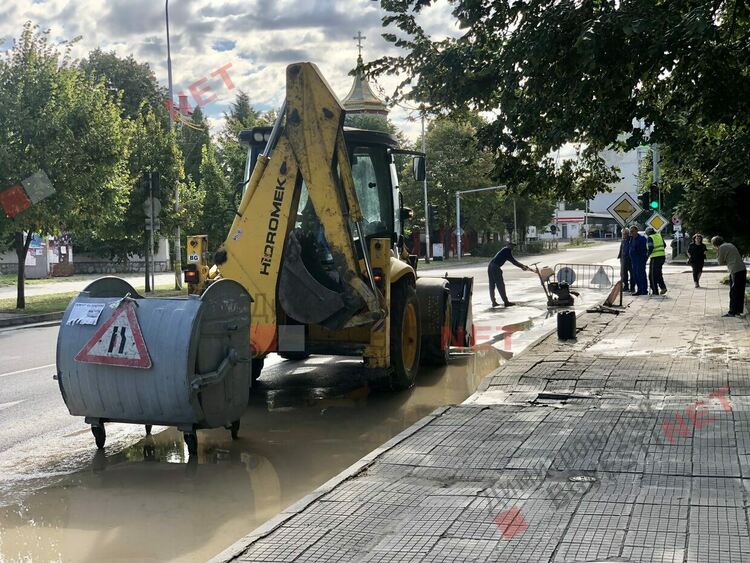 ВиК авария оставя част от главен булевард без водоподаване в Димитровград