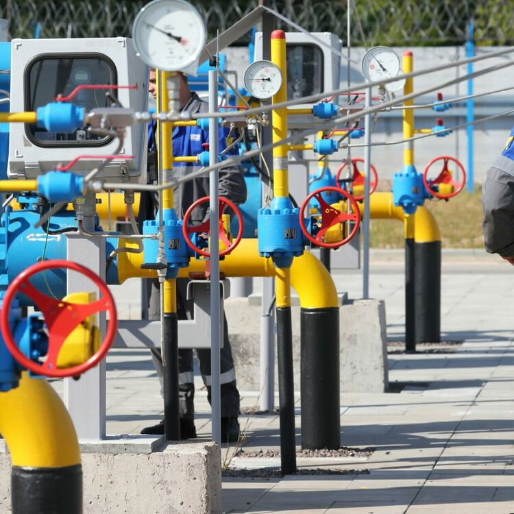 Цената на природния газ падна за няколко часа под 900 долара за 1000 куб. метра