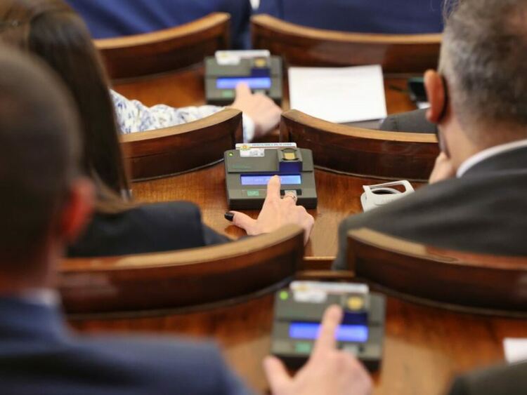 Парламентът закри специализираното правосъдие за трети път