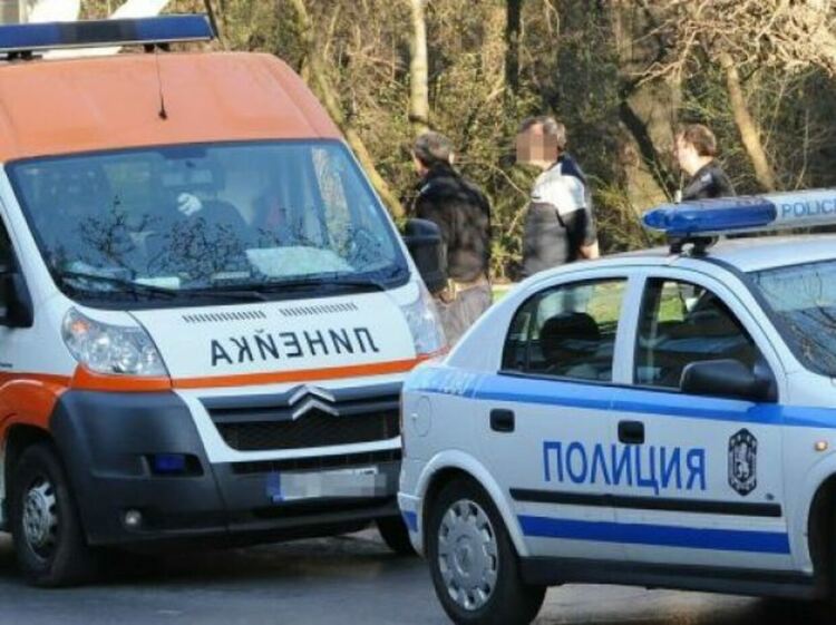 Издирват 29-годишен, залял с горещо олио сестра си и избягал