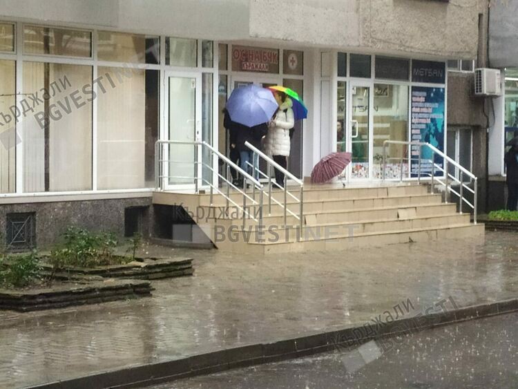 39,5 л на кв.м се изсипа за 6 часа в Кърджали,потоп в Кирково