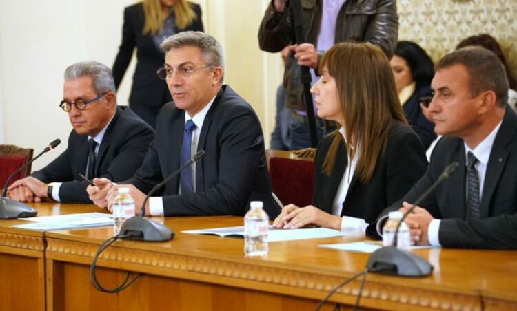 ДПС към Мария Габриел: Приоритетите ни се припокриват, да вървим стъпка по стъпка към формирането на мнозинство