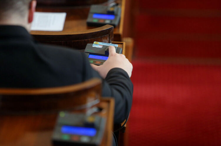 Депутатите извадиха следствието от прокуратурата