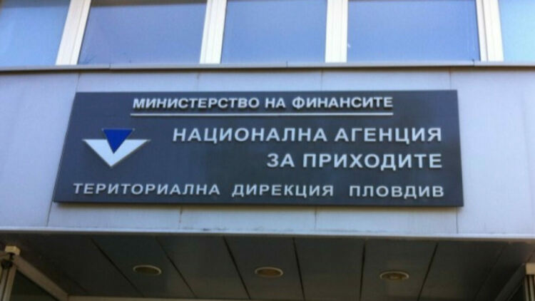 Фирмите декларират авансови вноски до 15 април