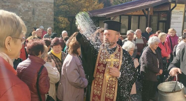 С Божествена св. Литургия и водосвет в Смолян бе почетена паметта на Свети мчк Мина