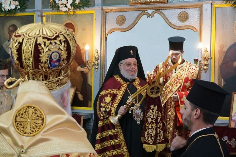 Митрополит Киприян отслужи литургия на Атанасовден в Харманли