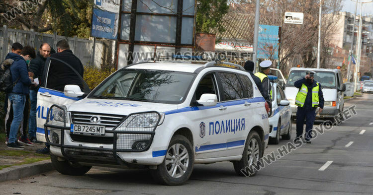 Задържаха петима за притежание на дрога, сред тях и 14-годишно момиче 
