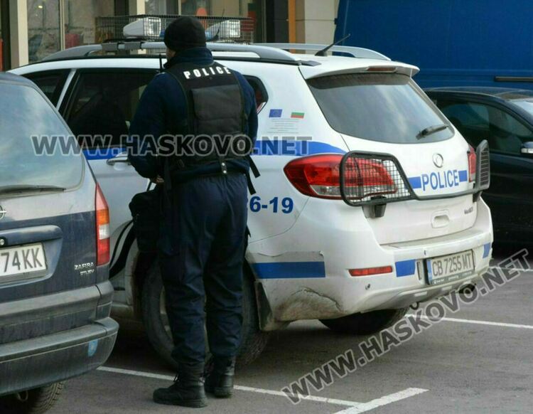 Хванаха крадци на велосипед, шоколадови изделия и мобилен телефон от заложна къща