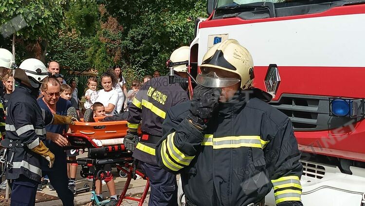 Пет пожара гасиха огнеборците през уикенда в областта,два са с материални щети