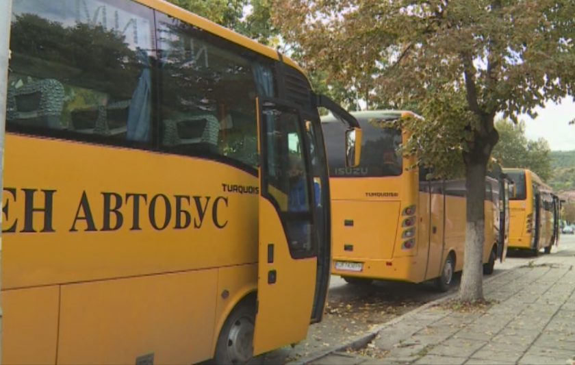 Масови проверки на училищни автобуси в Кърджалийско за първия учебен ден,проверени са 106 рейса