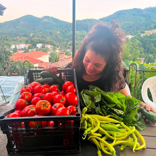 Анелия Веселинова