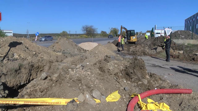 Започна изграждането на кръговото кръстовище в района на новите заводи по пътя Хасково – Димитровград